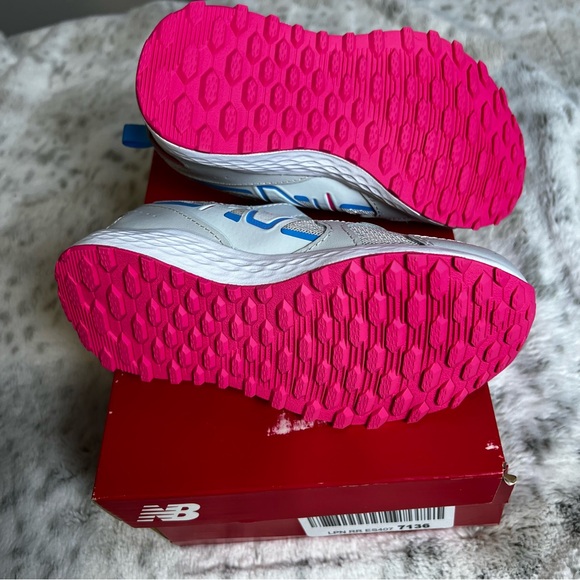 NIB New Balance Fresh Foam 650 Bungee Lace Shoes w/ Top Strap Kids sz12 Fog/Pink - Picture 11 of 13